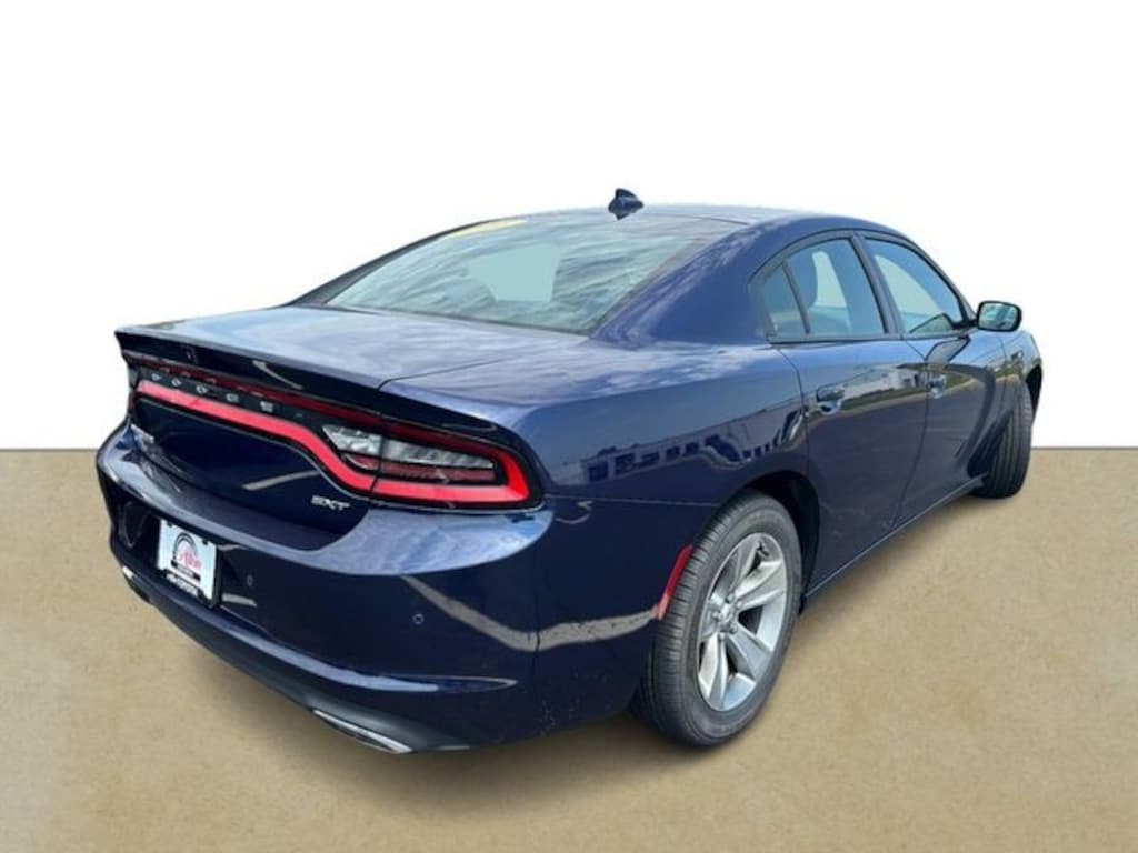 Used 2016 Dodge Charger SXT Sedan
