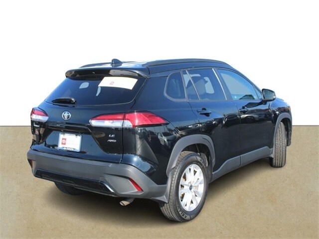 2022 Toyota Corolla Cross LE photo 4