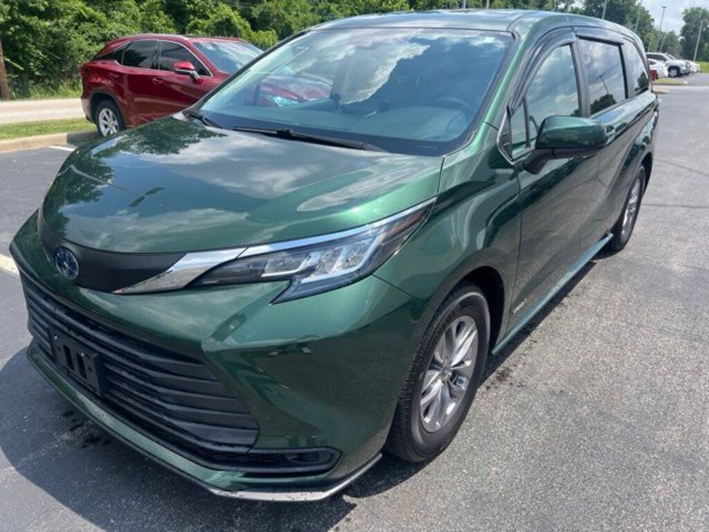Certified 2021 Toyota Sienna LE Minivan/Van