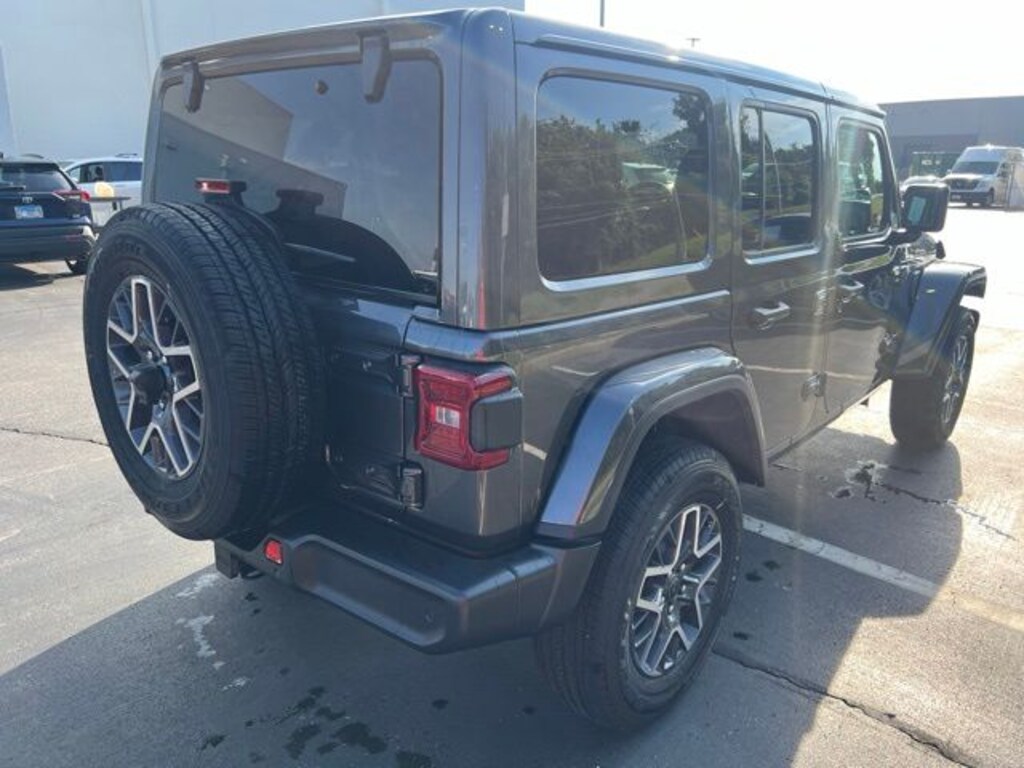 Used 2026 Jeep Wrangler Sahara SUV