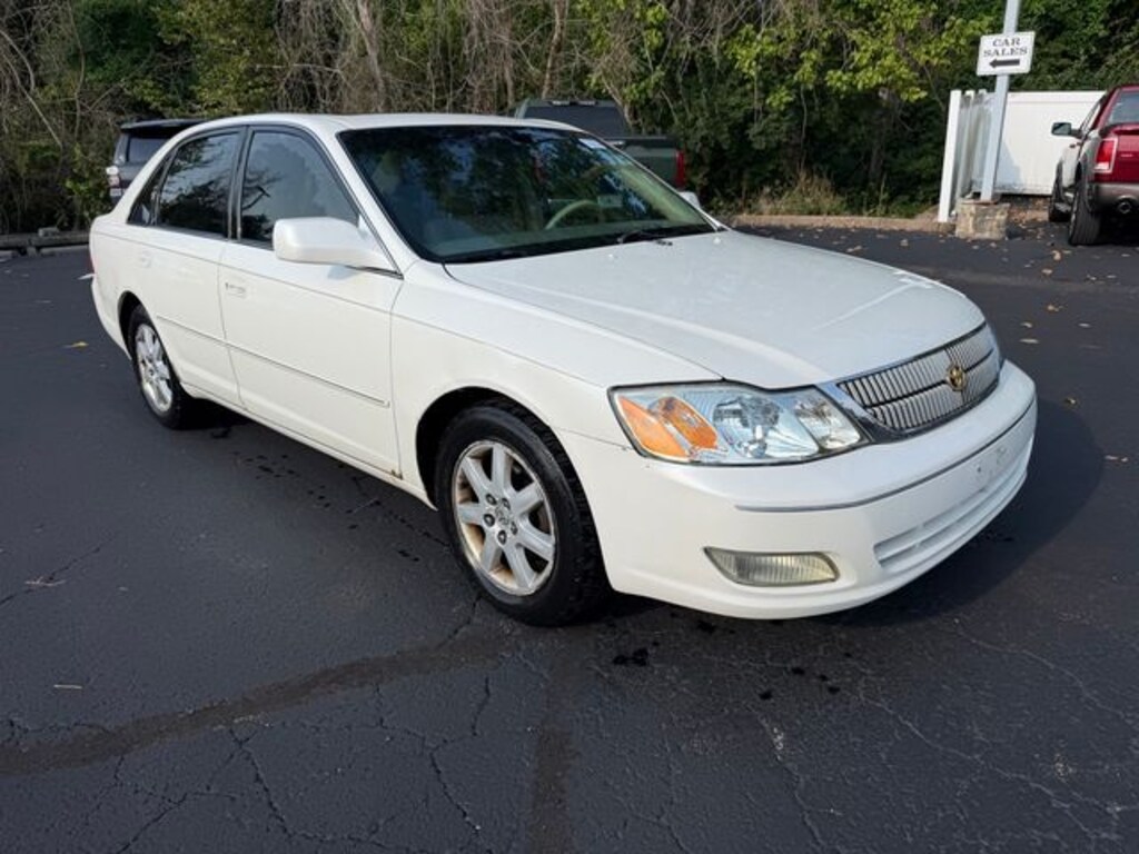 Used 2002 Toyota Avalon XLS Sedan