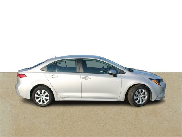 2024 Toyota Corolla LE photo 2