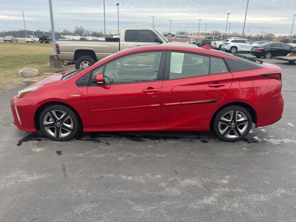 Used 2022 Toyota Prius XLE Hatchback