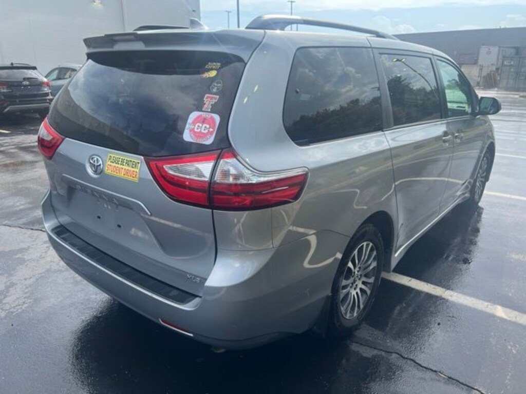 Certified 2018 Toyota Sienna XLE Minivan/Van