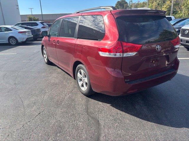Used 2014 Toyota Sienna LE Minivan/Van