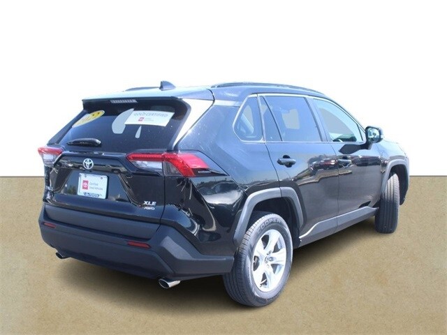 2022 Toyota RAV4 XLE photo 3