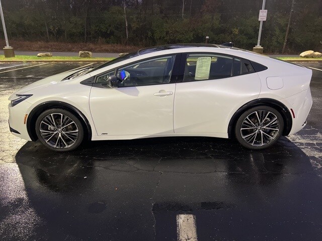 2023 Toyota Prius Limited photo 2