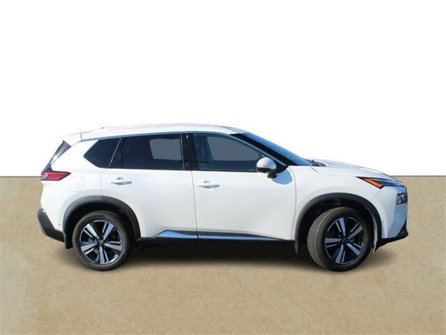 2023 Nissan Rogue SL photo 2