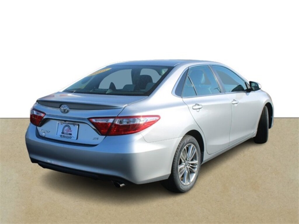 Used 2016 Toyota Camry SE Sedan