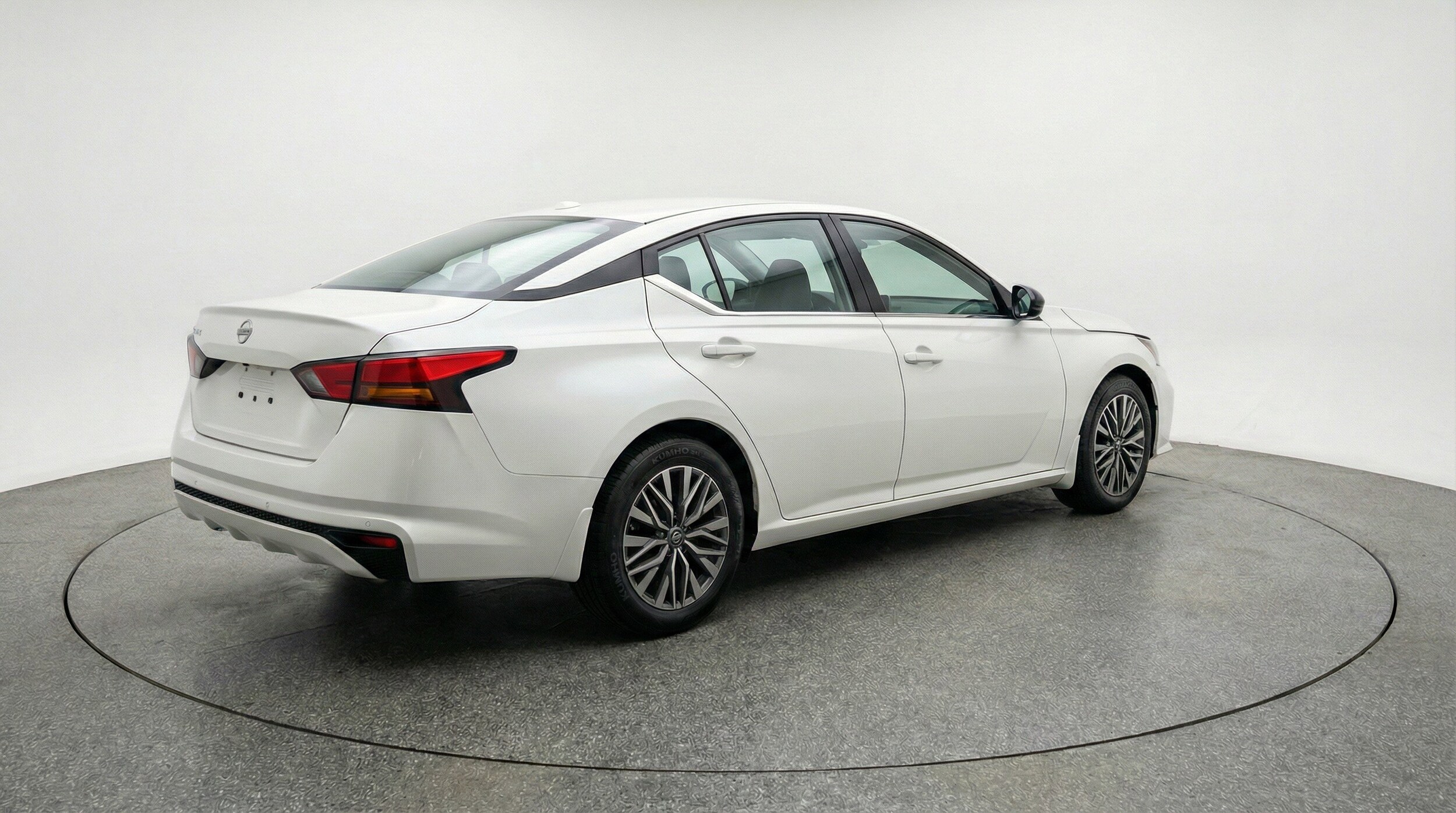 Thumbnail: 2025 Nissan Altima - 9
