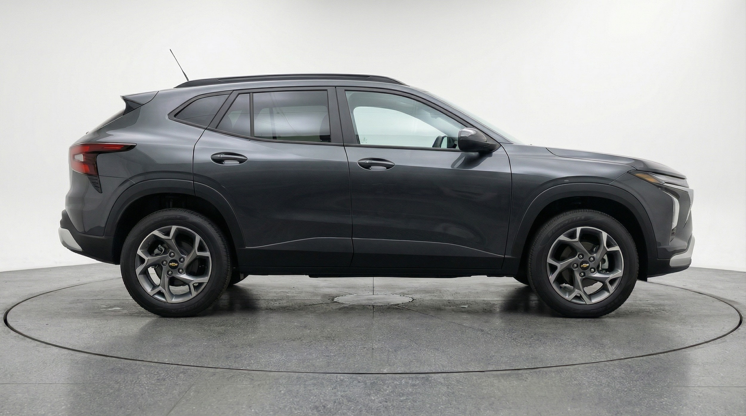 Thumbnail: 2025 Chevrolet Trax - 8