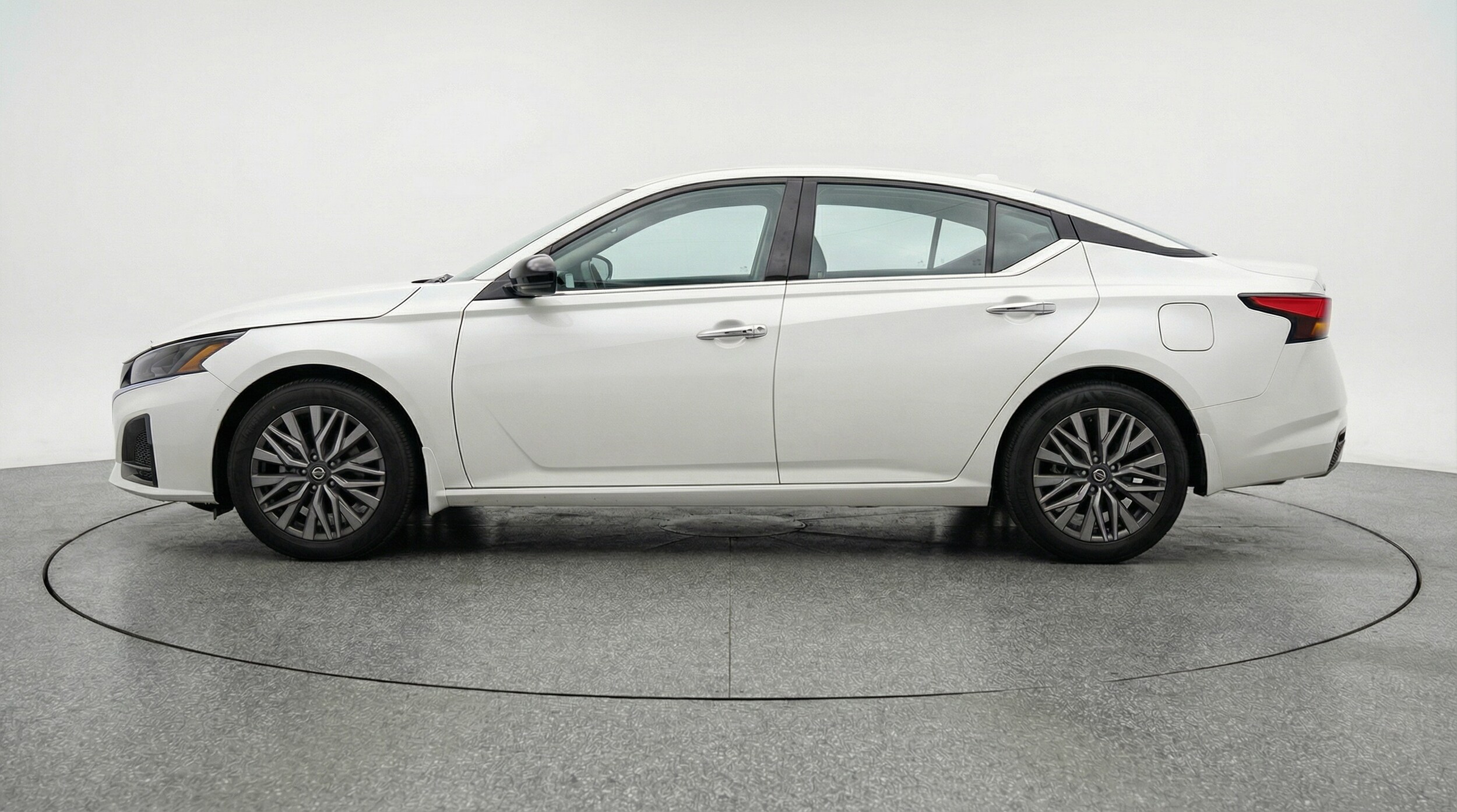 Thumbnail: 2025 Nissan Altima - 4