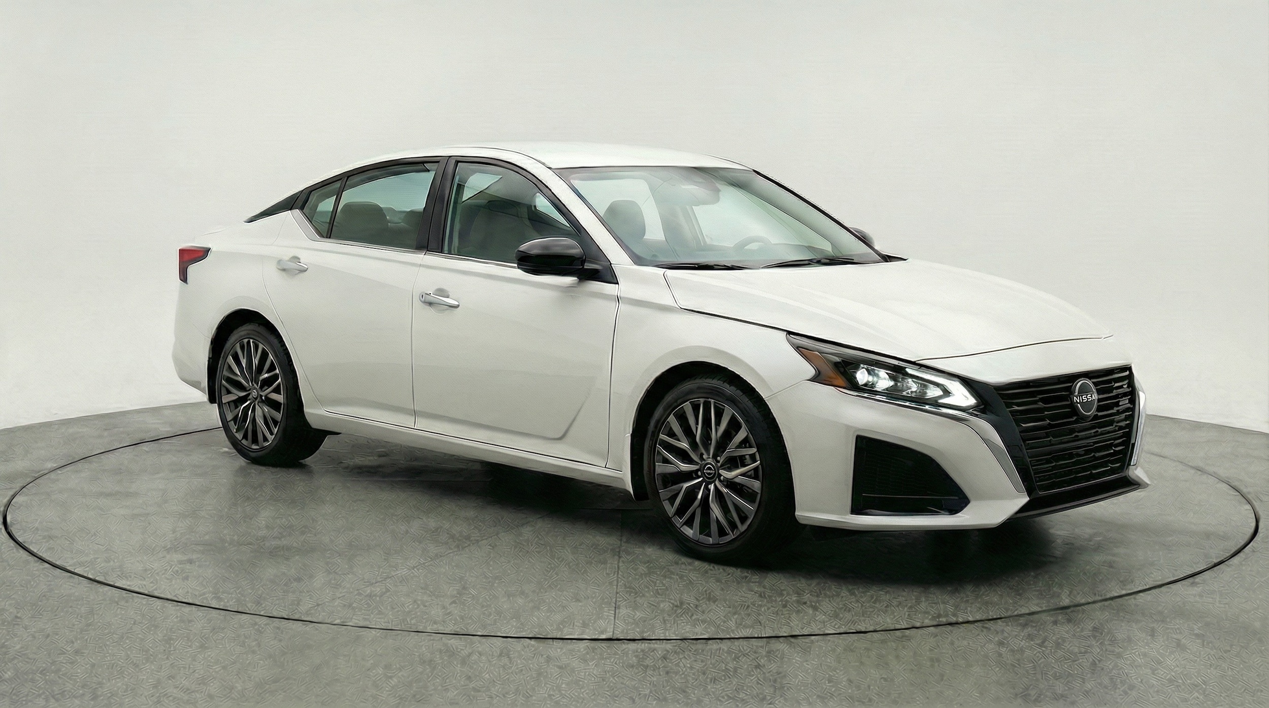 Thumbnail: 2025 Nissan Altima - 1