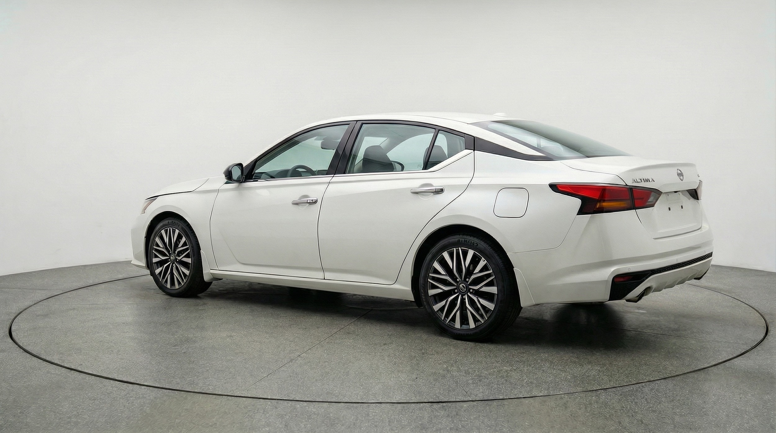 Thumbnail: 2025 Nissan Altima - 5