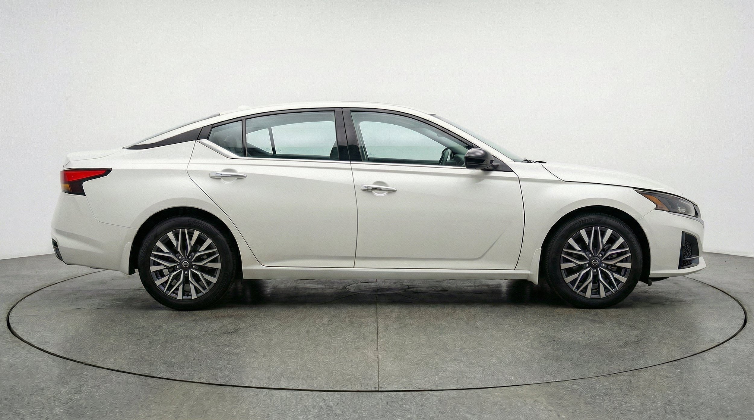 Thumbnail: 2025 Nissan Altima - 11
