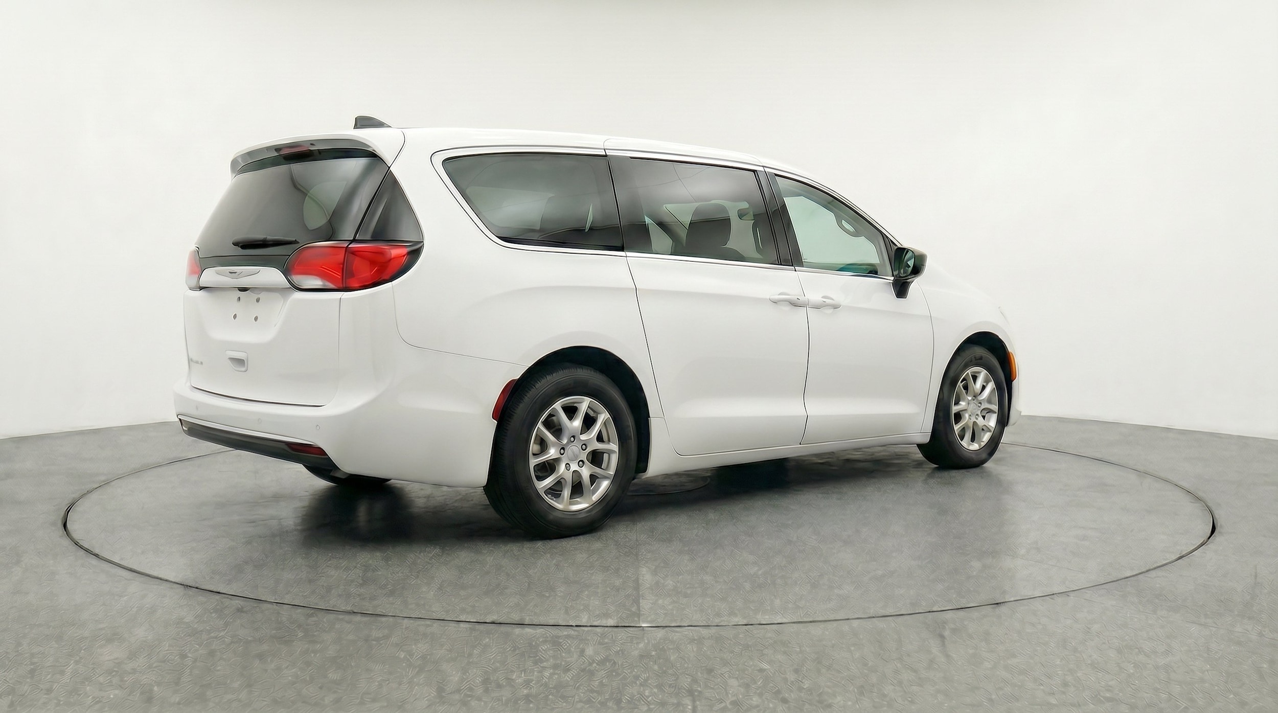 Thumbnail: 2024 Chrysler Voyager - 9