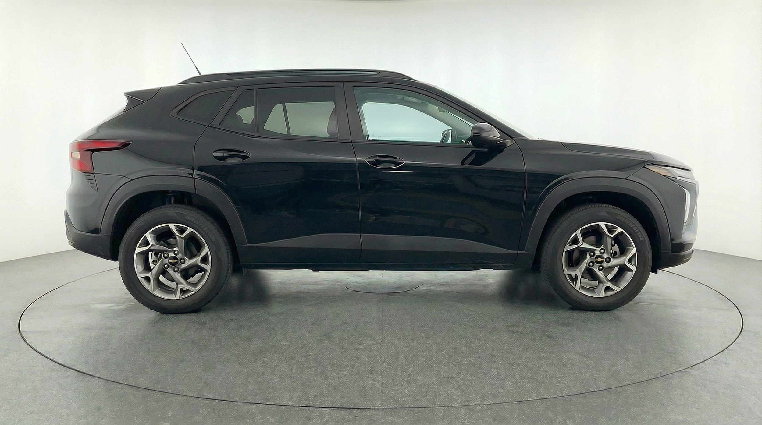 Thumbnail: 2025 Chevrolet Trax - 8