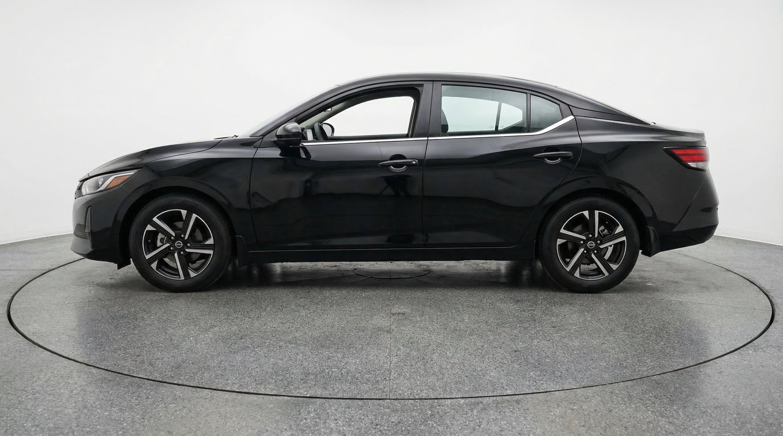 Thumbnail: 2025 Nissan Sentra - 5
