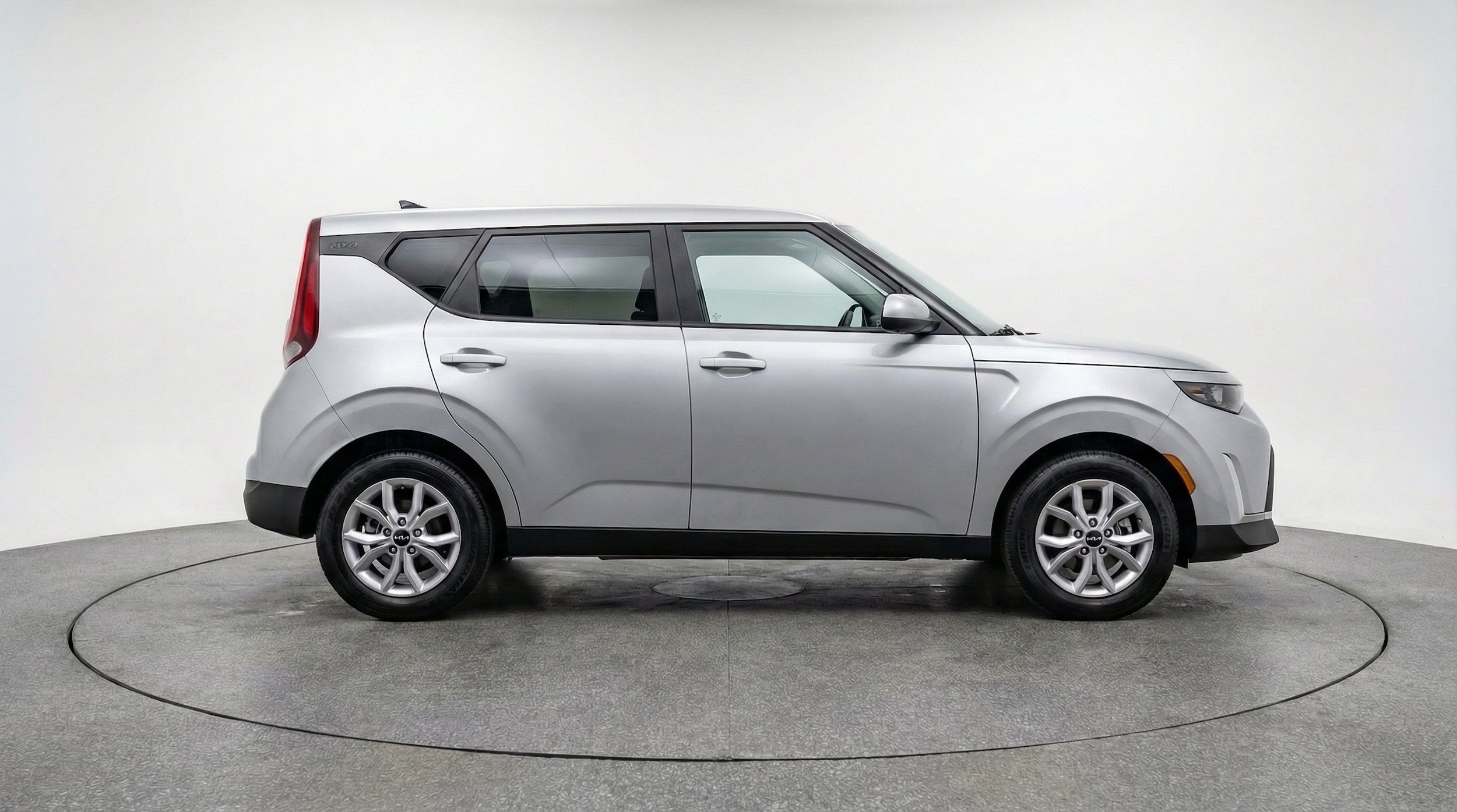 2025 Kia Soul LX - Photo 11
