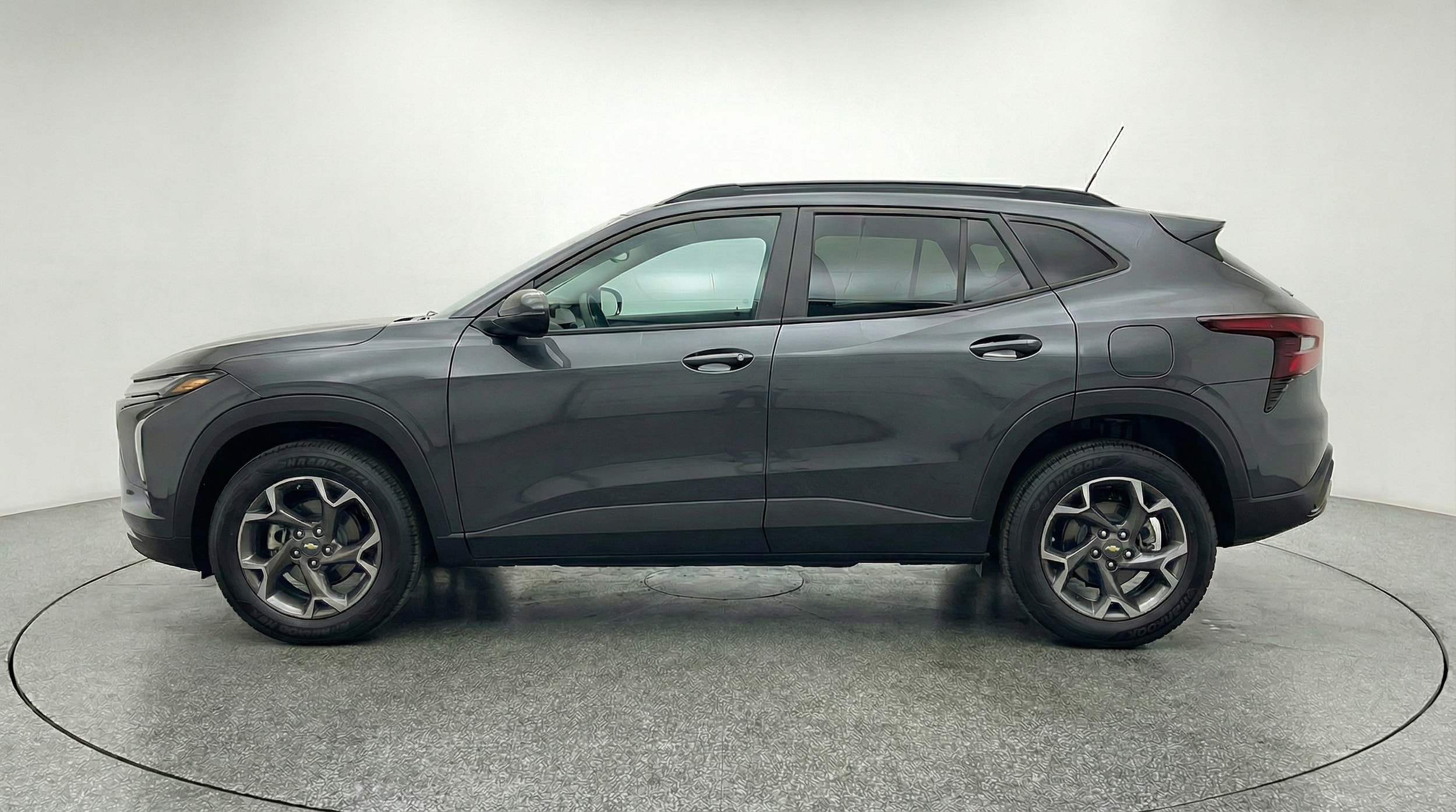 Thumbnail: 2025 Chevrolet Trax - 4