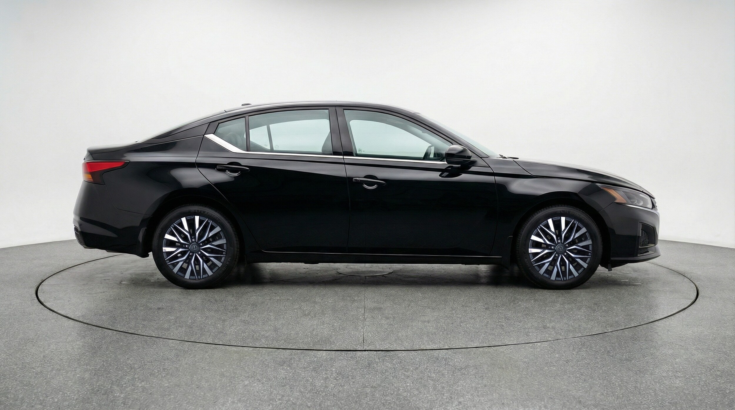 Thumbnail: 2025 Nissan Altima - 8