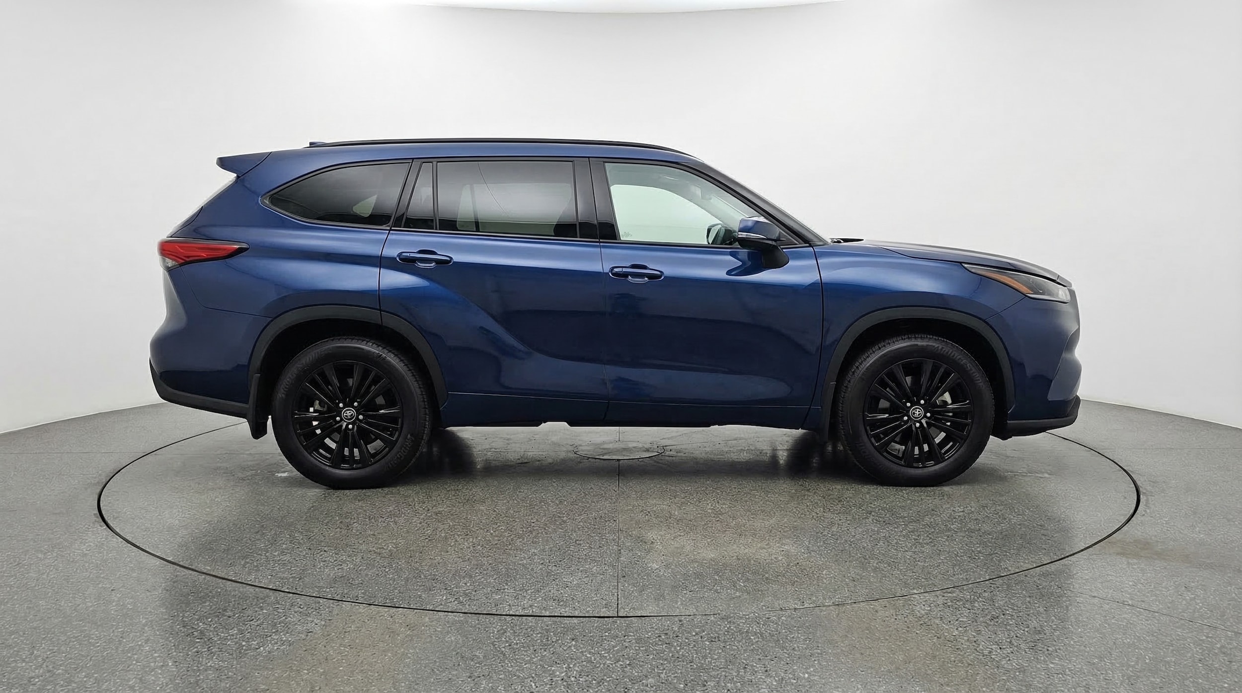 Thumbnail: 2025 Toyota Highlander - 8