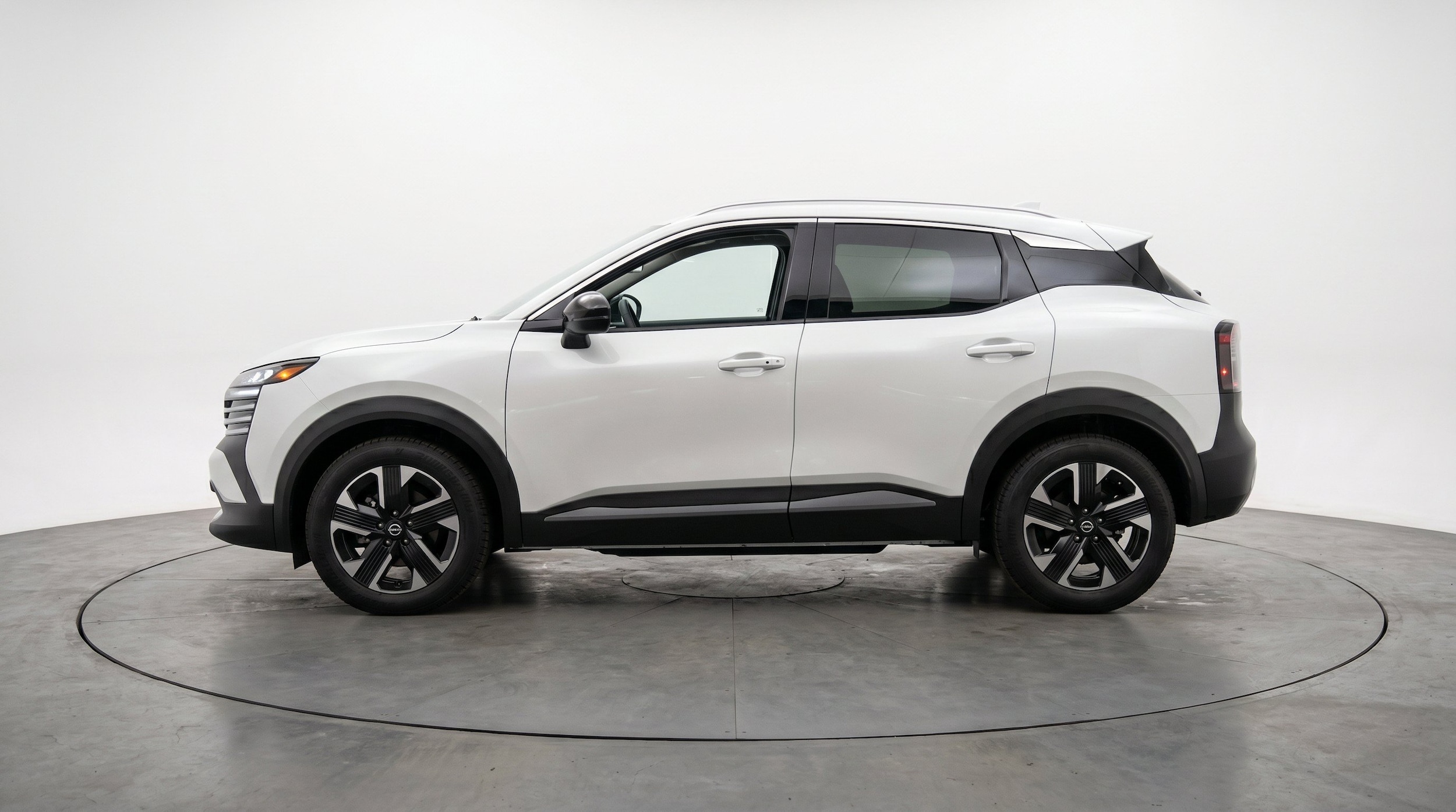 Thumbnail: 2026 Nissan Kicks - 5