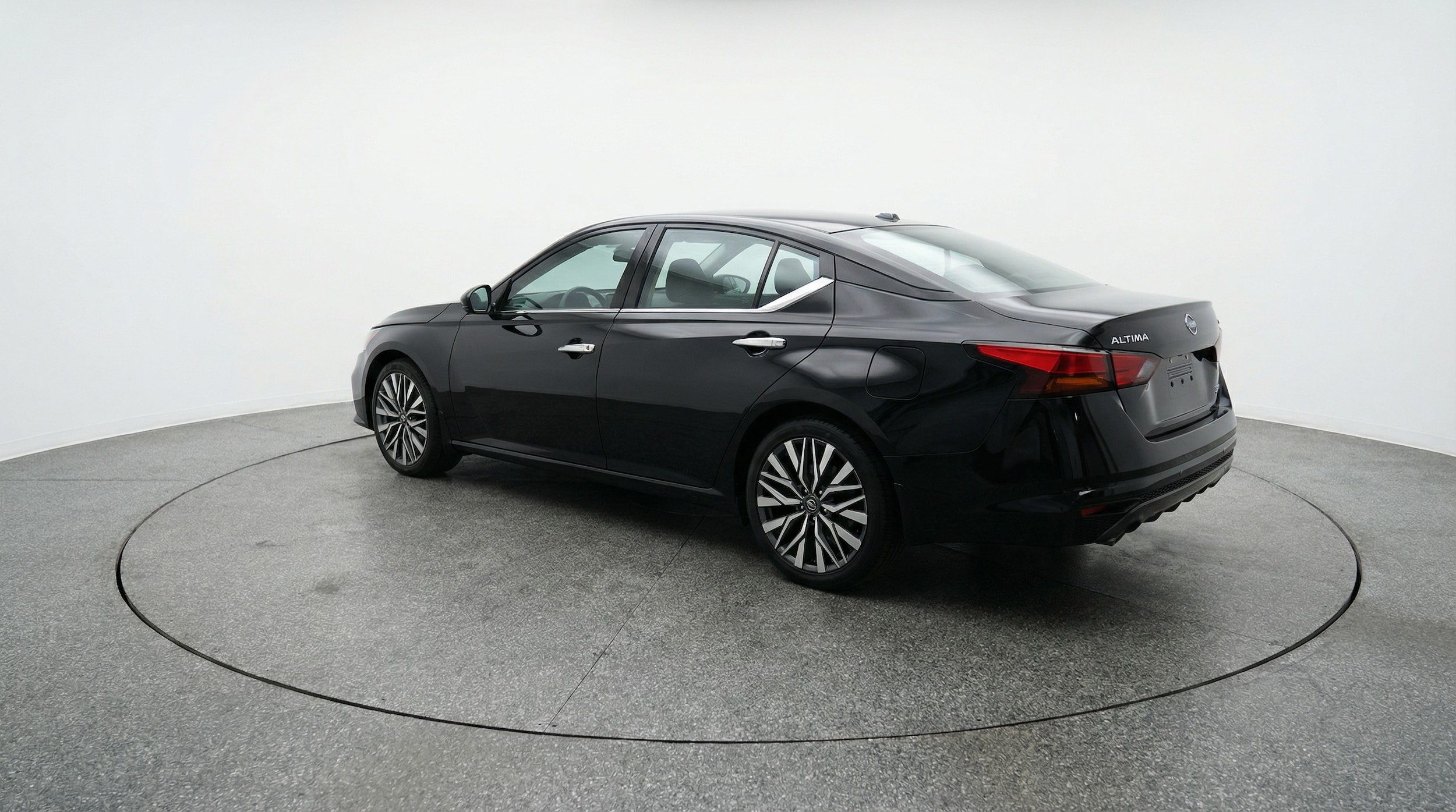 Thumbnail: 2025 Nissan Altima - 5