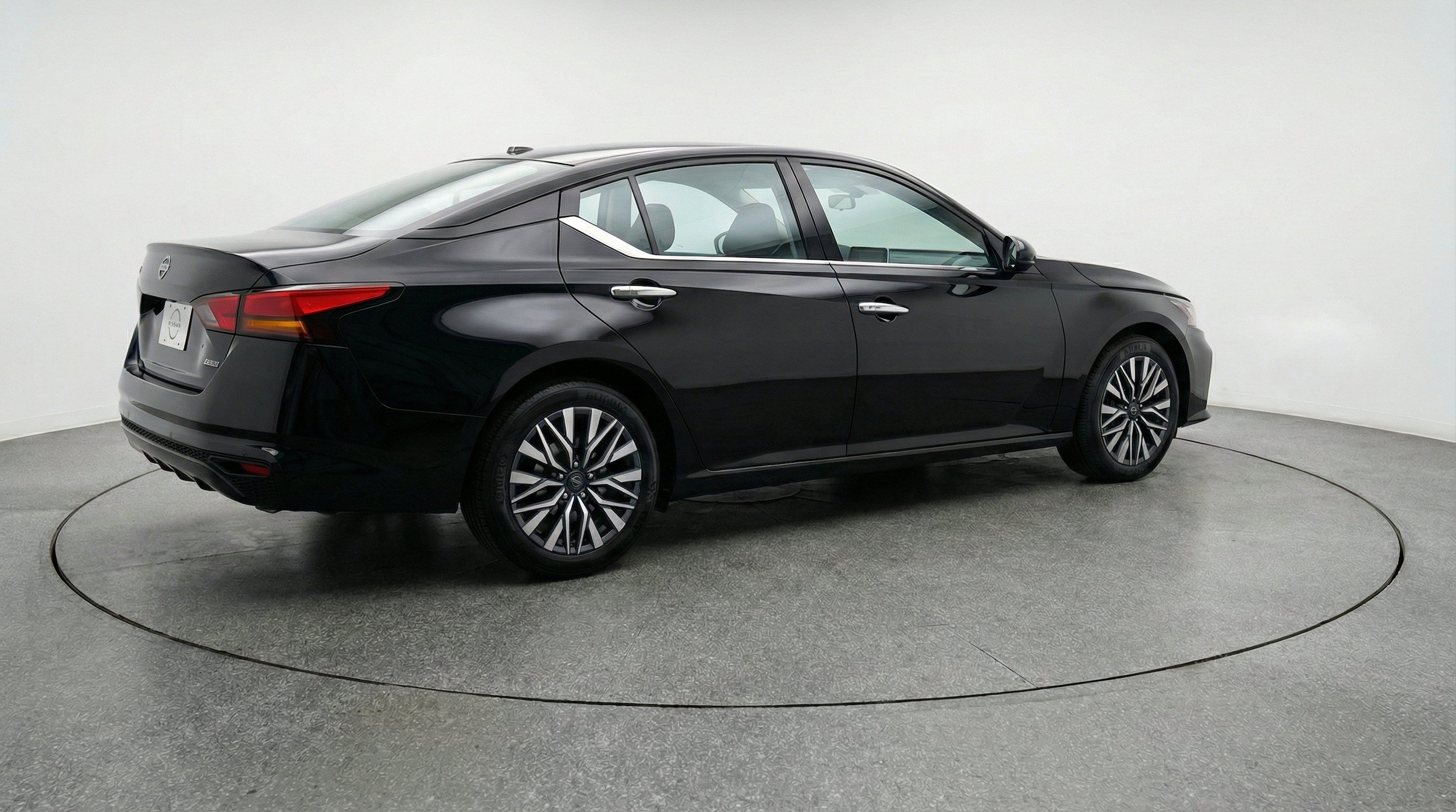 Thumbnail: 2025 Nissan Altima - 9