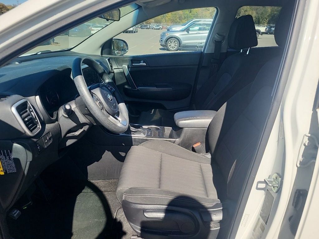 2021 Kia Sportage LX photo 2