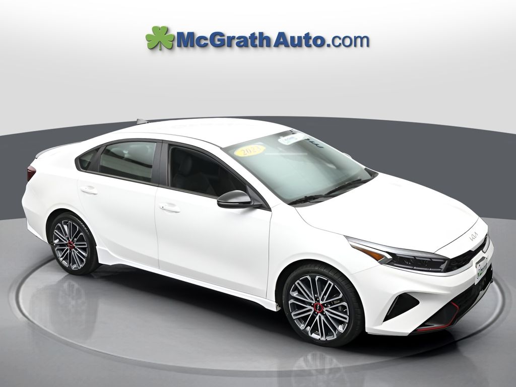 2023 Kia Forte GT photo 2