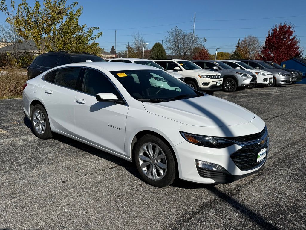 2024 Chevrolet Malibu 1LT photo 2