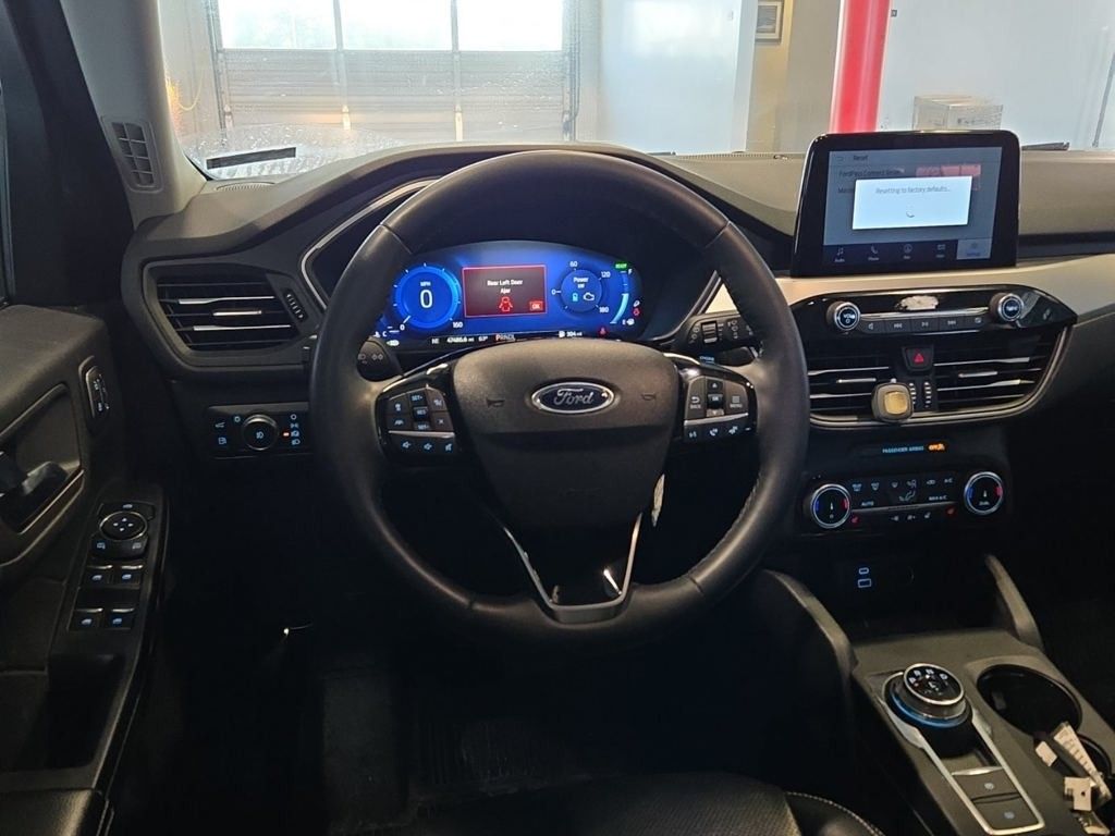 2022 Ford Escape Hybrid SEL photo 4