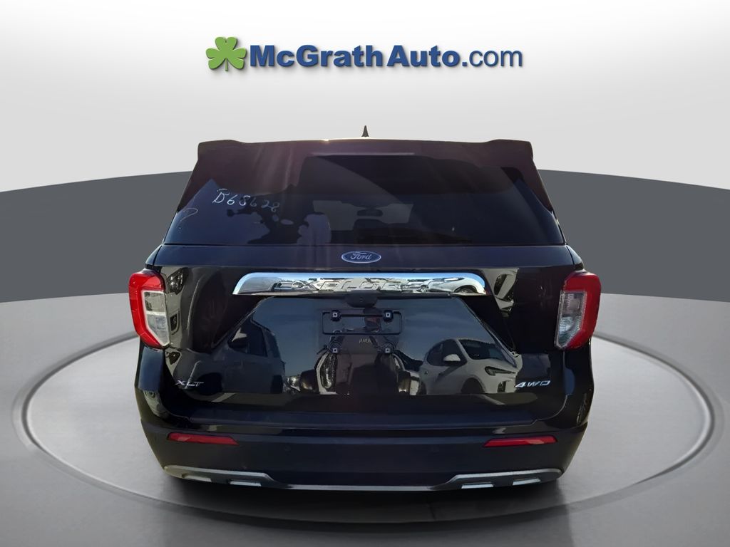 2023 Ford Explorer XLT photo 3