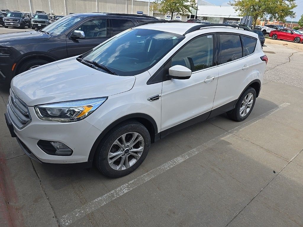 2019 Ford Escape SEL photo 3