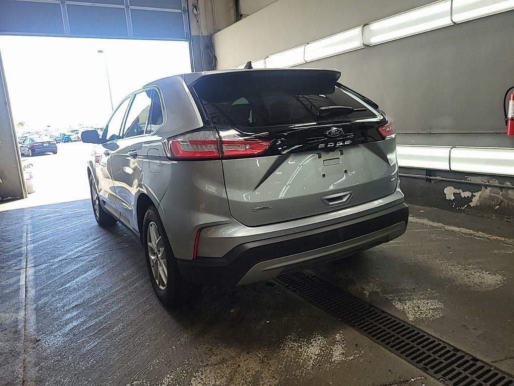 2024 Ford Edge SEL photo 4