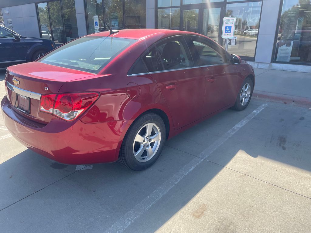 2012 Chevrolet Cruze photo 2
