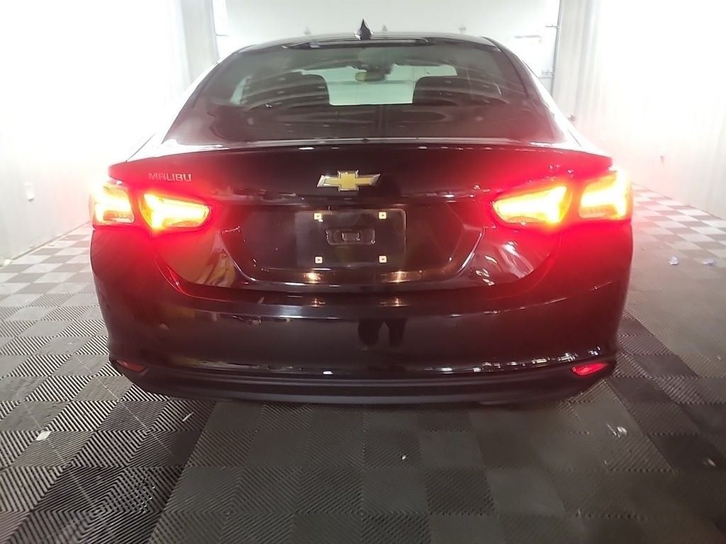 2021 Chevrolet Malibu 1LT photo 3