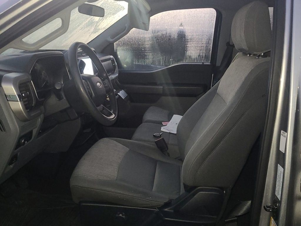 2021 Ford F-150 XLT photo 2