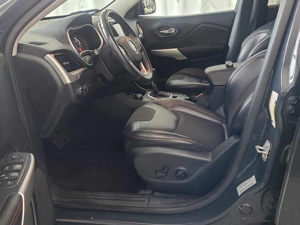 Used 2017 Jeep Cherokee Trailhawk SUV