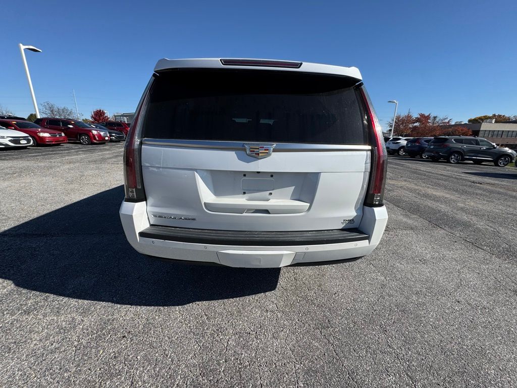 2016 Cadillac Escalade ESV Luxury photo 4