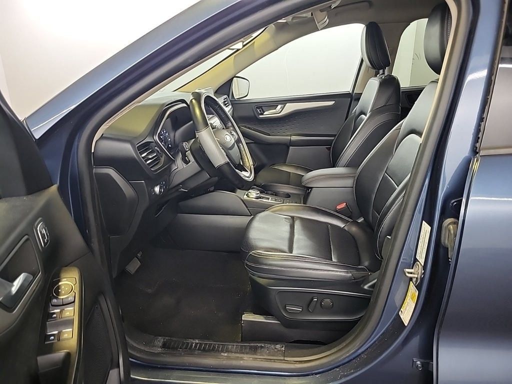 2020 Ford Escape SEL photo 2