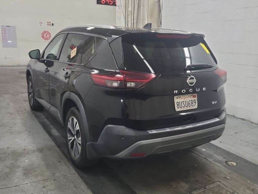 2021 Nissan Rogue SV photo 3