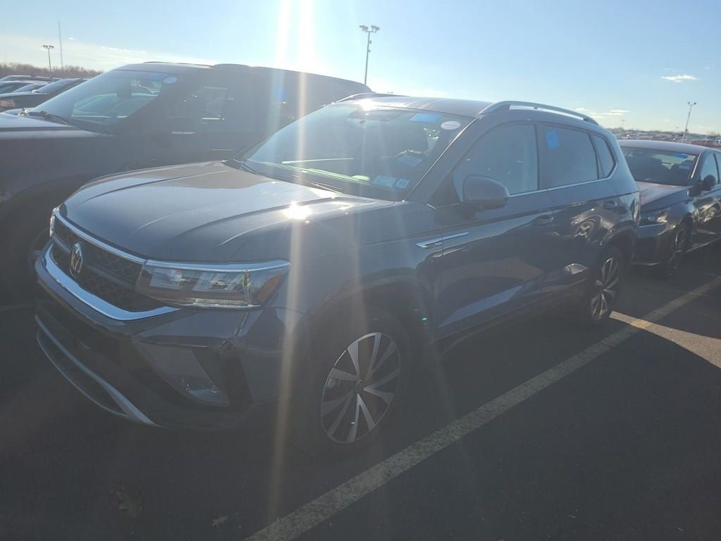 Used 2022 Volkswagen Taos 1.5T SE SUV