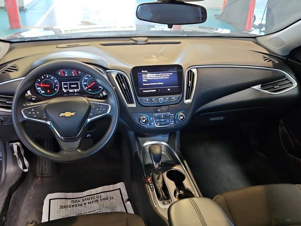 2023 Chevrolet Malibu 1LT photo 3