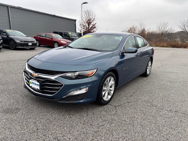 2024 Chevrolet Malibu 1LT photo 2