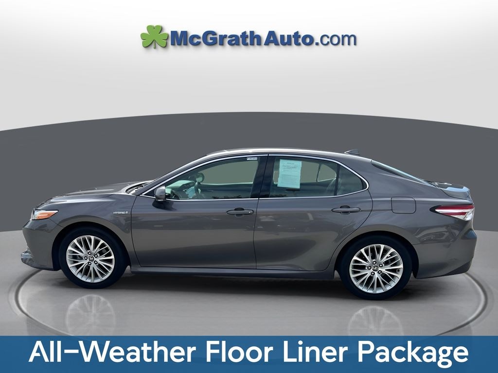 Used 2020 Toyota Camry Hybrid XLE Sedan