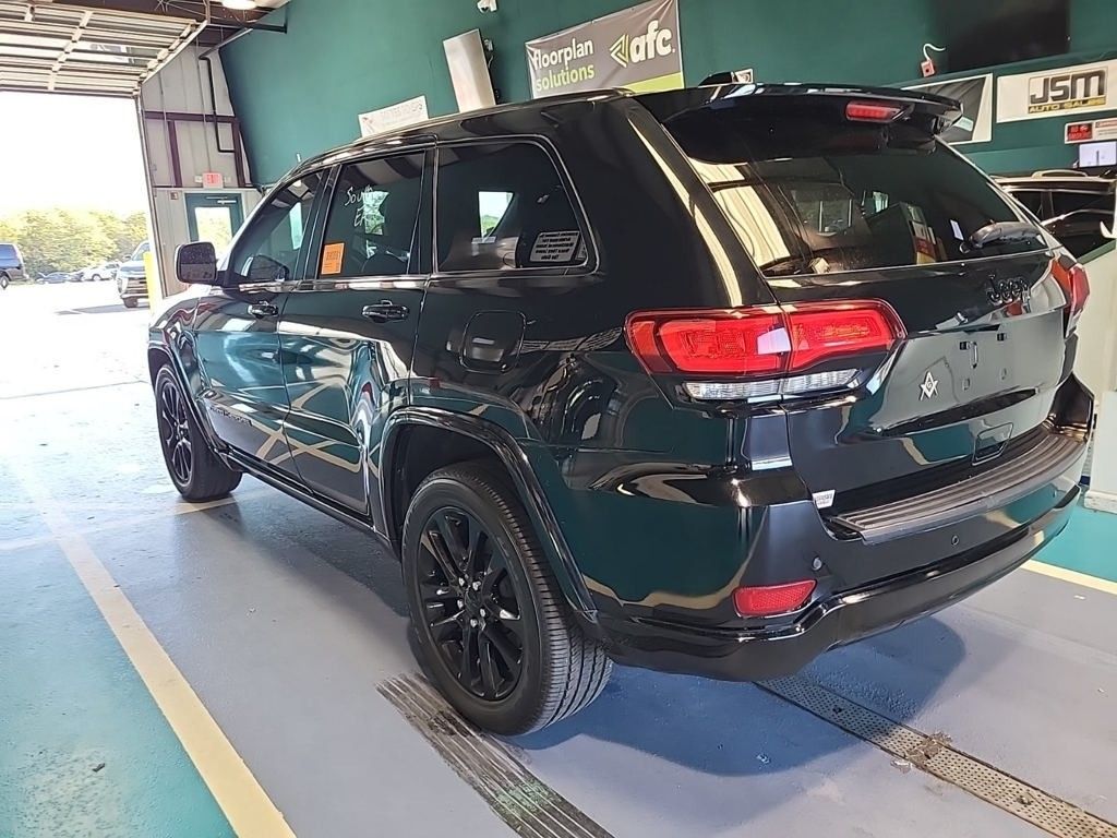 2021 Jeep Grand Cherokee Laredo X photo 4