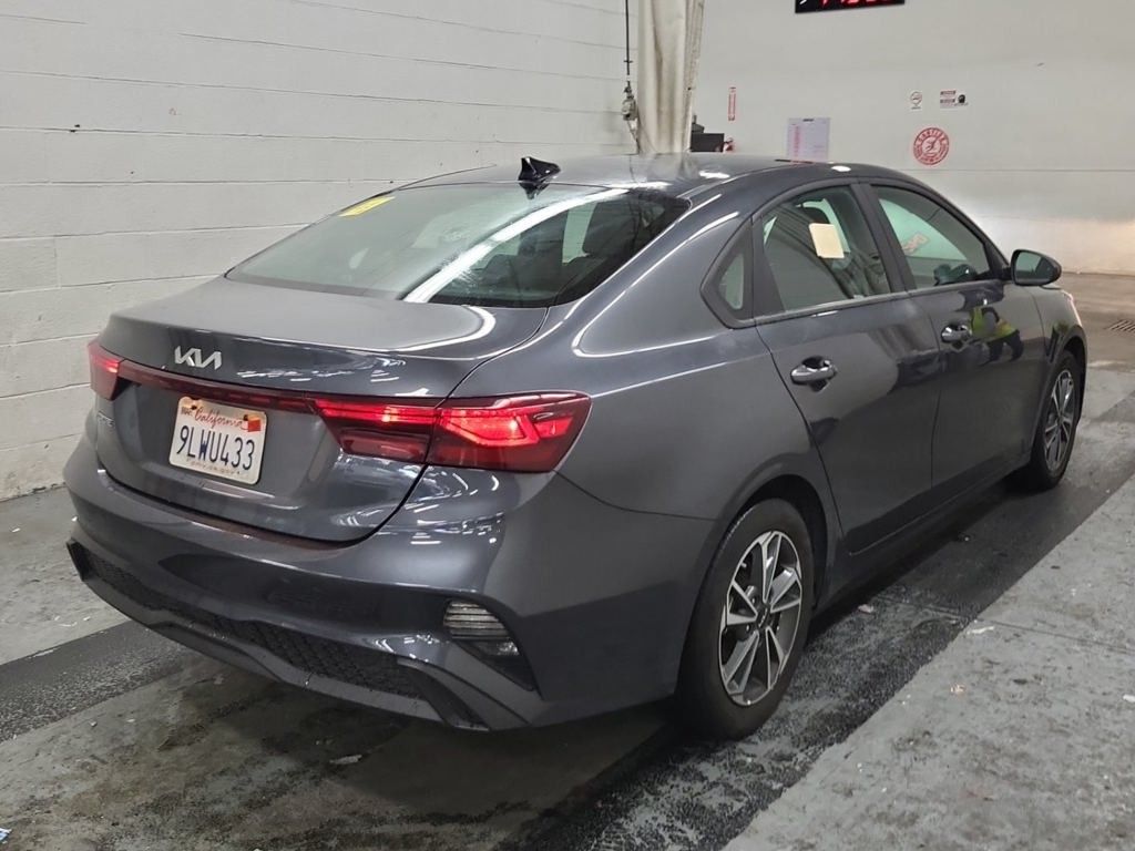 2024 Kia Forte LXS photo 4