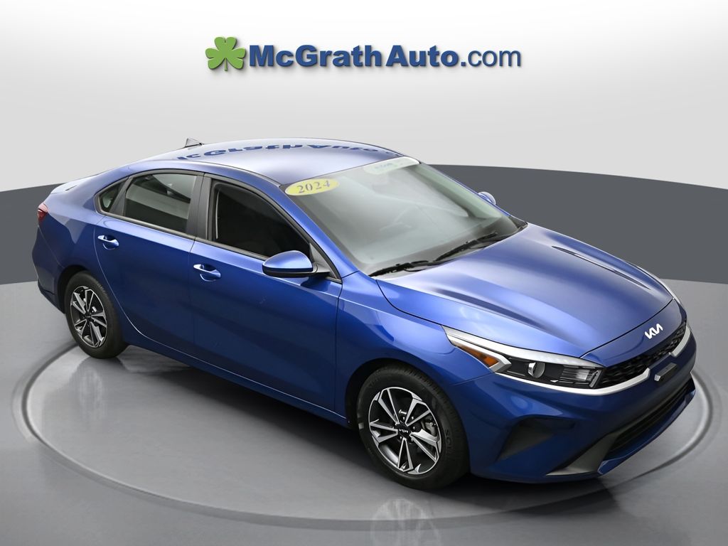 2024 Kia Forte LXS photo 2